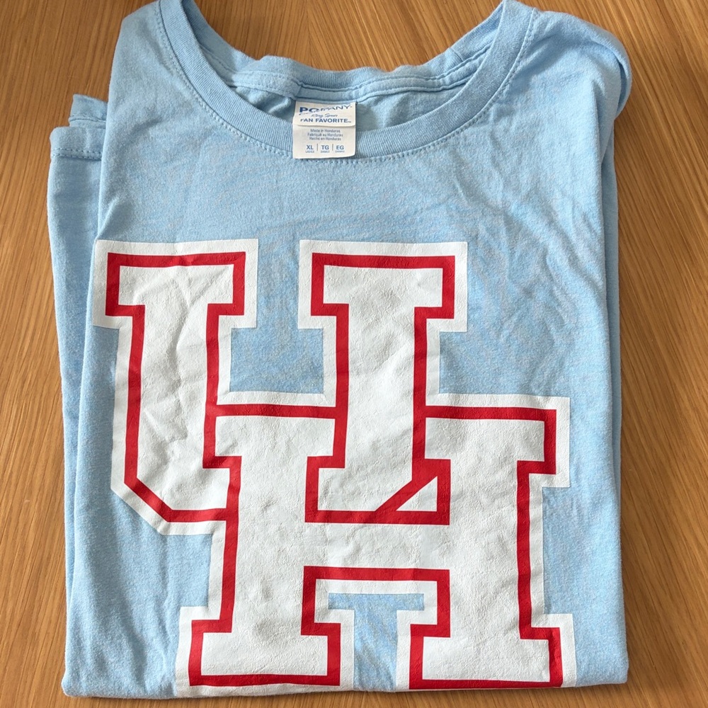Light Blue Short Sleeve Tee with White & Red Graphic - Unbranded